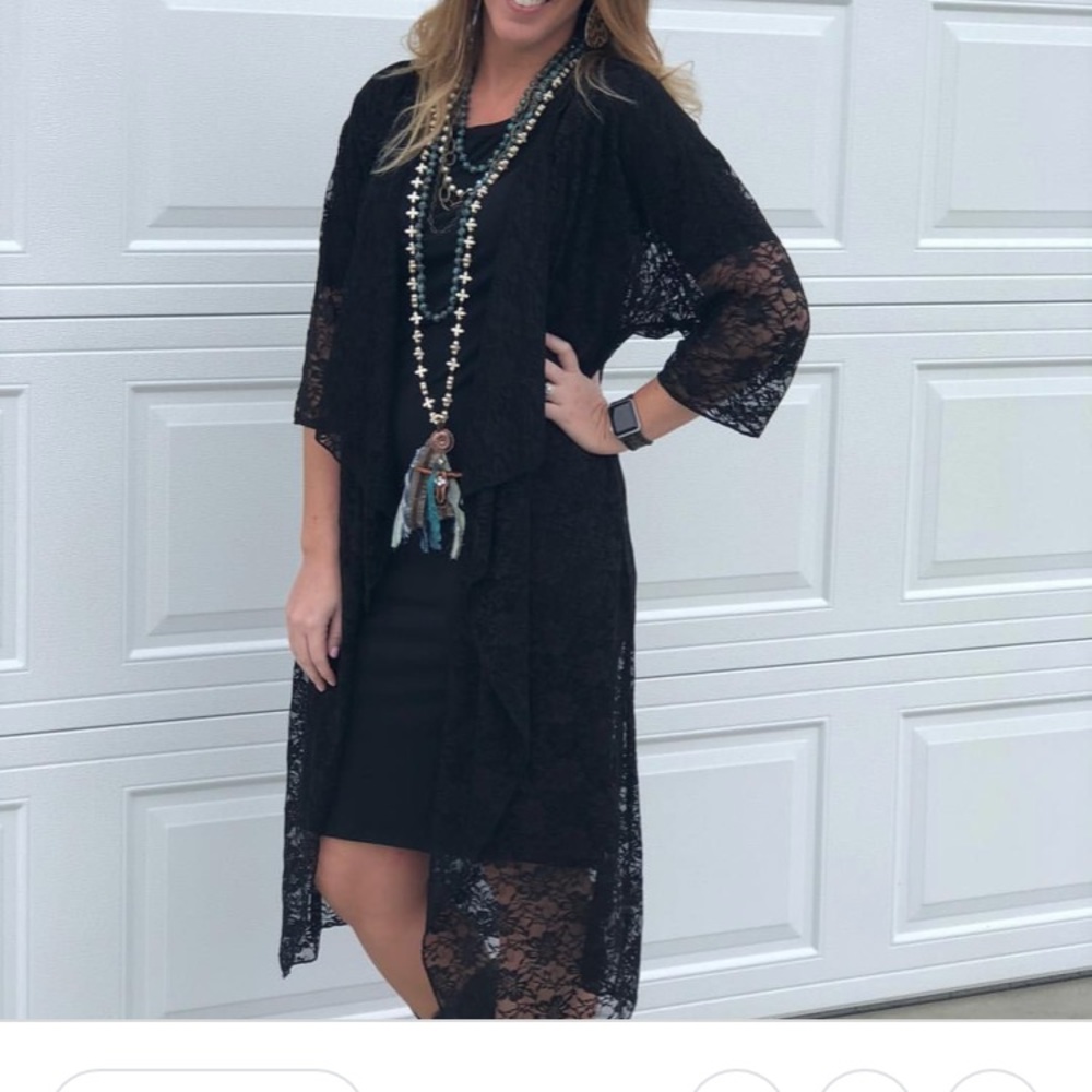 LuLaRoe noir lace Shirley size small